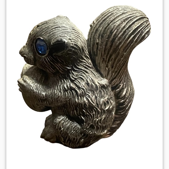 Sale‼️Squirrel Figurine with Blue Eyes-EUC - Picture 5 of 6